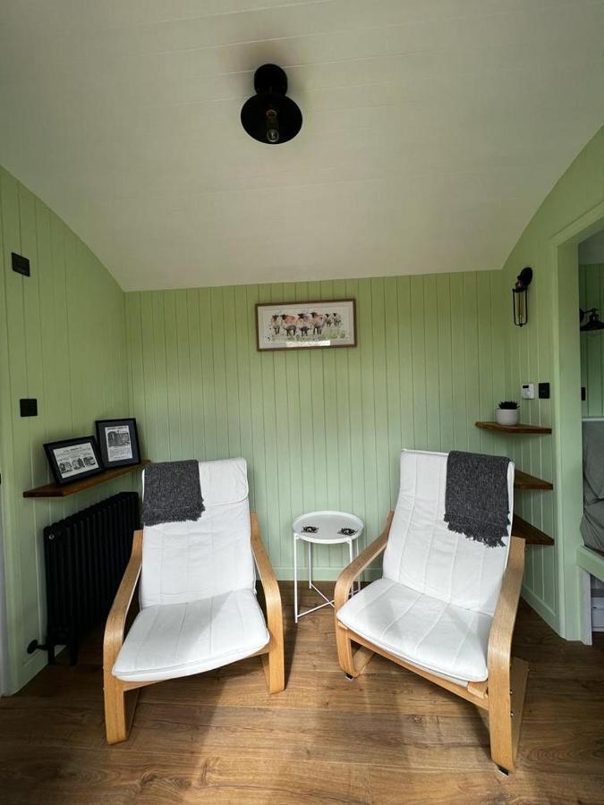 Hettie Luxury Shepherds Hut Semley Exterior foto